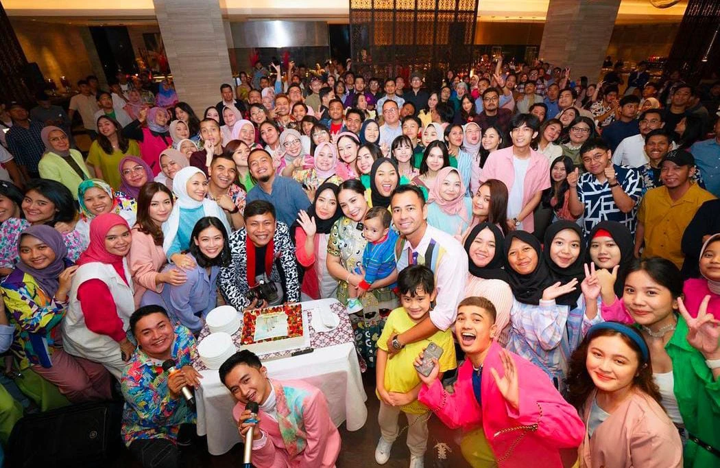 Pegawai Nagita Salvina (PNS) trending di Twitter, banyak yang ingin kerja bersama Raffi dan Nagita. (Dok. Instagram @rans.entertainment)
