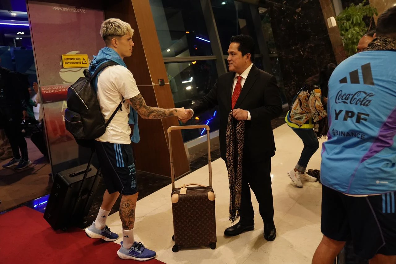 Foto: Momen Timnas Argentina Tiba di Bandara Soekarno Hatta | Pifa Net