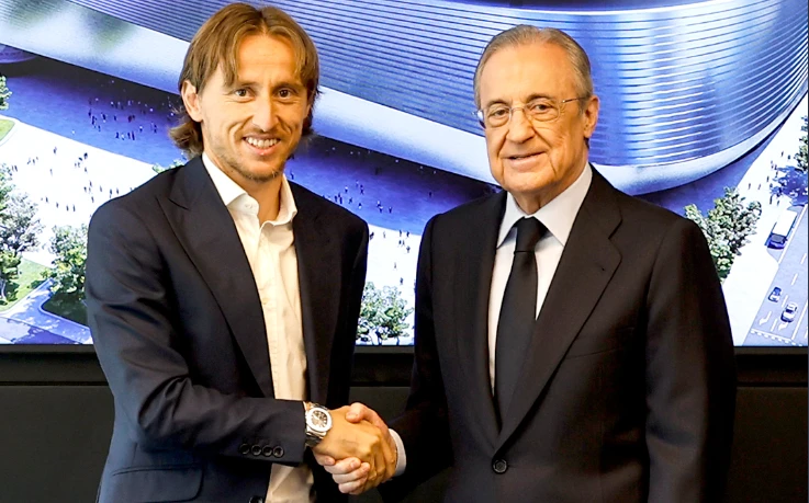 Foto: Tolak Godaan Klub Arab Saudi, Luka Modric Perpanjang Kontrak Semusim dengan Real Madrid | Pifa Net