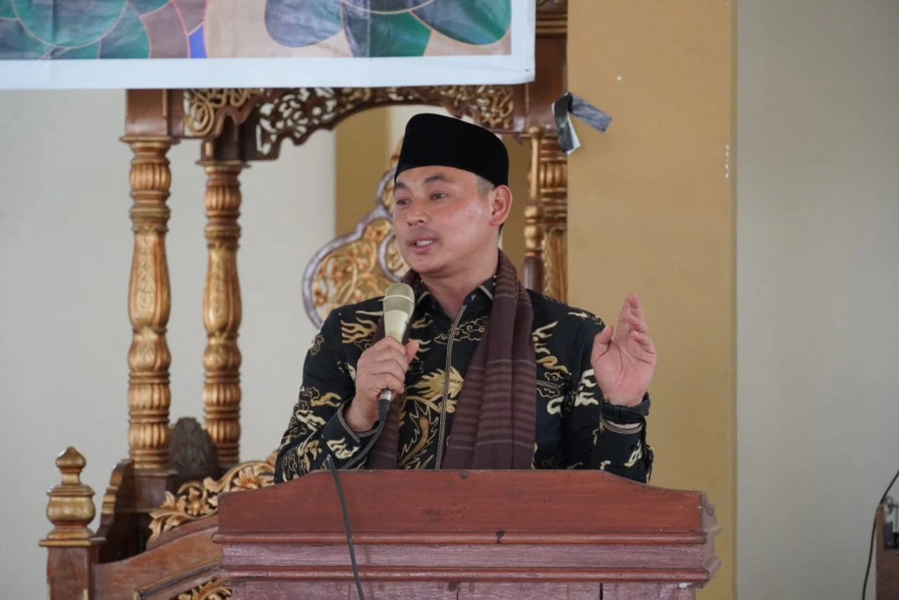 Foto: Hadiri Halal Bi Halal di Desa Nibung, Wabup Kapuas Hulu Ajak Masyarakat Perkuat Silaturahmi | Pifa Net