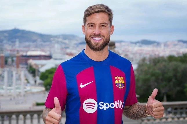 Foto: Barcelona Resmikan Pemain Bek Tengah Barunya, Inigo Martinez | Pifa Net