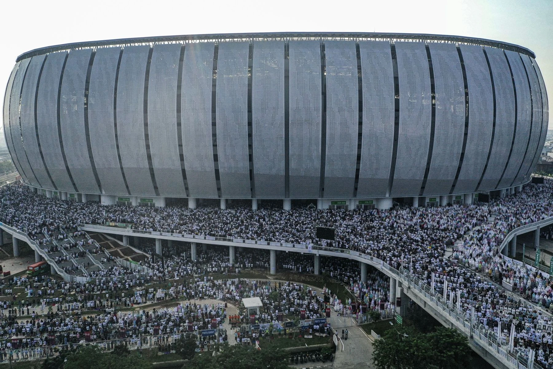 Foto: Buro Happold Klarifikasi JIS yang Tuai Polemik: Pembangunannya Tak Sesuai Panduan Kami! | Pifa Net
