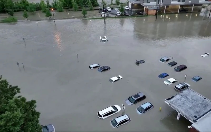 Foto: Negara Bagian Vermont Banjir Bandang, Joe Biden Umumkan Status Darurat | Pifa Net