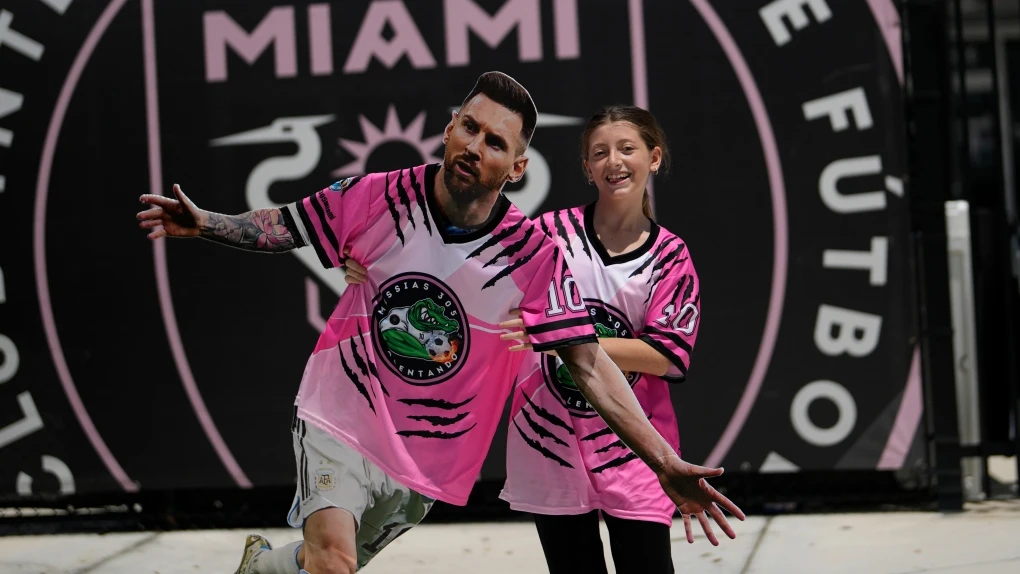 Foto: Kejutan di Dunia Sepak Bola: Lionel Messi Siap Mulai Petualangan Baru di Inter Miami! | Pifa Net