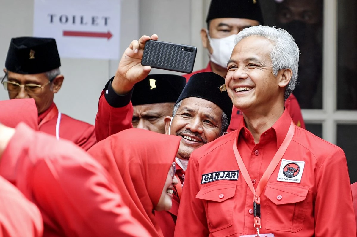 Foto: Ganjar Tanggapi Kritik AHY ke Jokowi:  Ya Enggak Apa-apa | Pifa Net