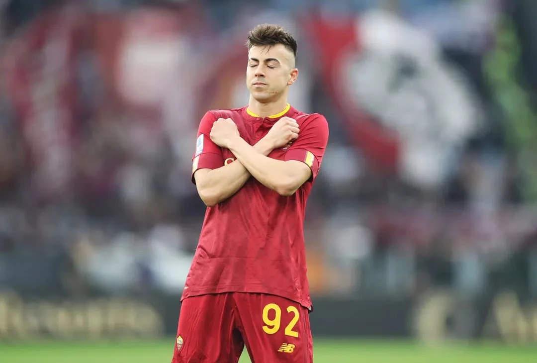 Foto: El Shaarawy Perpanjang Kontrak dengan AS Roma, Rela Turunkan Gaji Demi Klub Kesayangannya! | Pifa Net