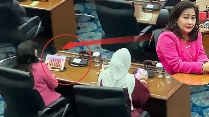 Foto: Sesalkan Cinta Mega Main Game di Ruang Paripurna, PDIP DKI: Sangat Tidak Etis | Pifa Net