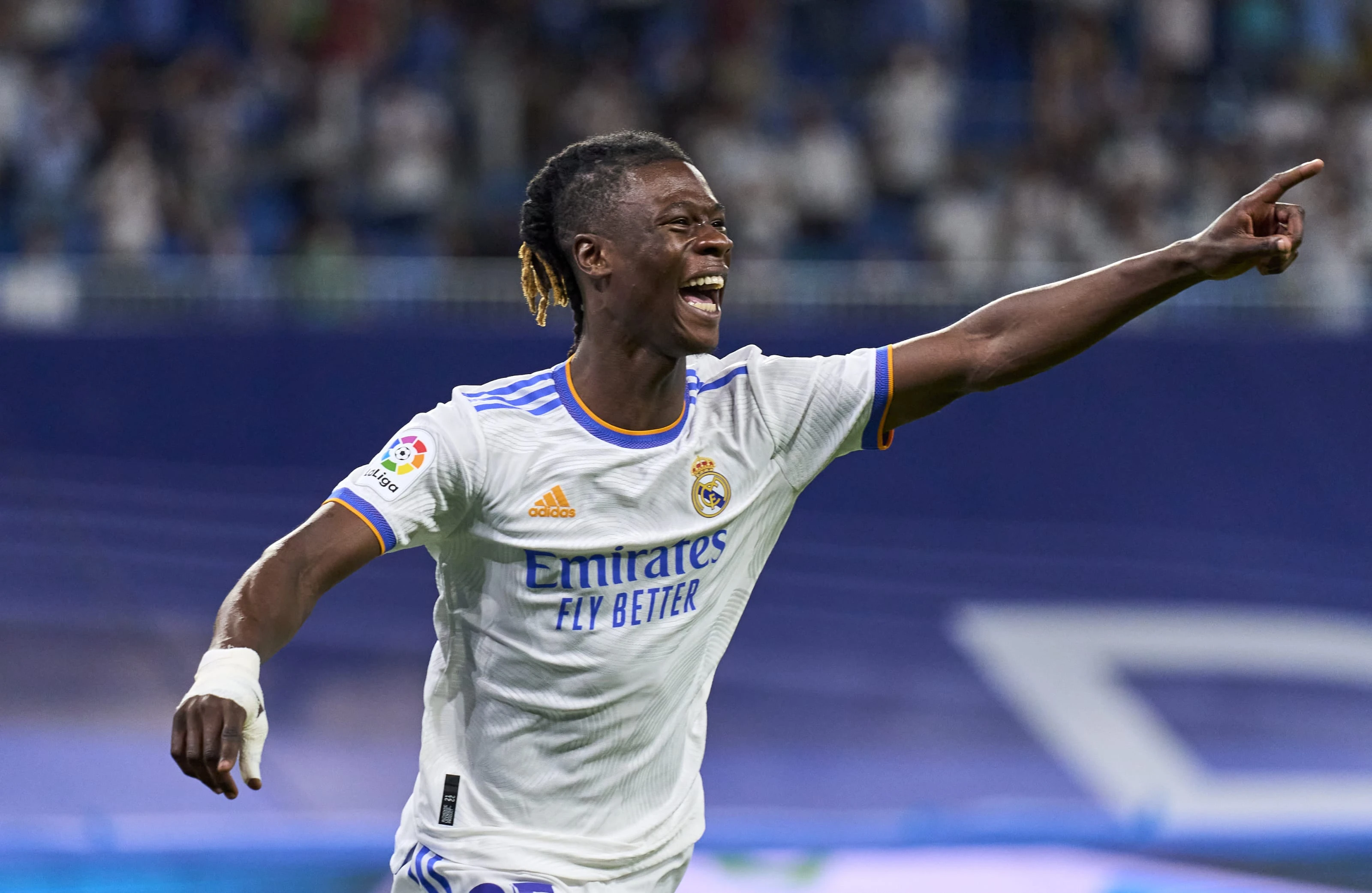 Foto: Gelandang Real Madrid, Eduardo Antusias Hadapi Laga Melawan Manchester United | Pifa Net
