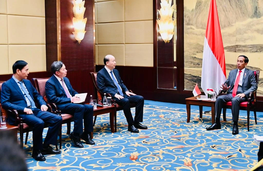 Foto: Presiden Tegaskan Komitmen RI Bangun Industri Kimia dan Energi | Pifa Net