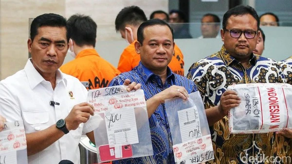 Foto: Negara Rugi Rp353 Miliar Akibat Mafia Handphone Ilegal | Pifa Net