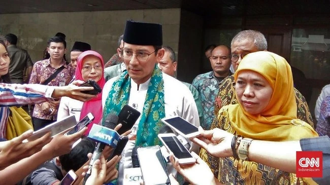 Foto: Promosikan Khofifah Masuk ke Tim Pemenangan Ganjar di Pilpres 2024, Sandiaga: Berjuang Bersama | Pifa Net