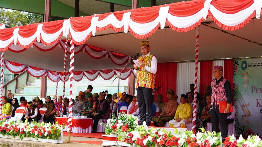Foto: Bupati Kapuas Hulu Pimpin Upcara HUT Pemprov Kalbar ke-66 | Pifa Net