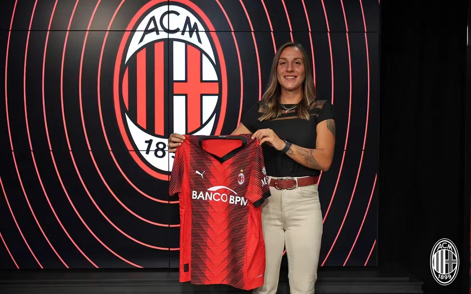 Foto: Gloria Marinelli Resmi Gabung dengan AC Milan hingga 2026 | Pifa Net