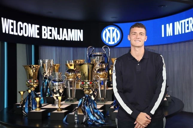 Foto: Benjamin Pavard Resmi Gabung dengan Inter Milan | Pifa Net