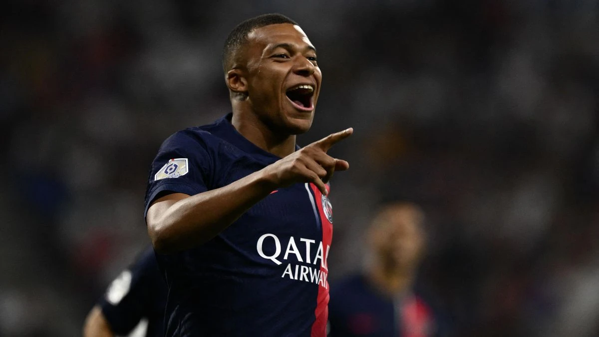 Foto: Cetak Brace, Kylian Mbappe Jadi Bintang Kemenangan PSG saat Bantai Lyon 4-1 | Pifa Net