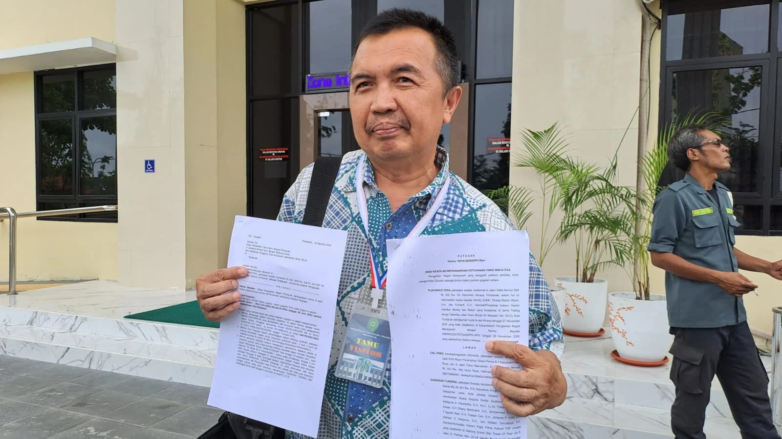 Foto: Warga Gugat Ketua Pengadilan Negeri Pontianak Buntut Eksekusi Lahan yang Dianggap Cacat Administrasi | Pifa Net