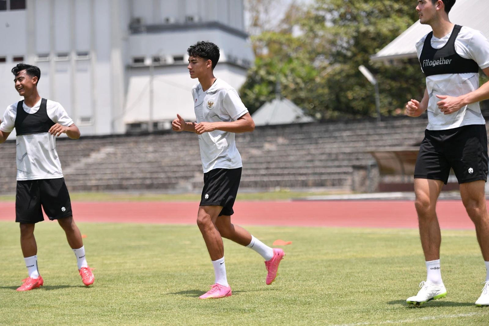 Foto: Pemain Timnas U-23 dari Luar Negeri Gabung Latihan, Siapkan Diri untuk Kualifikasi Piala Asia | Pifa Net