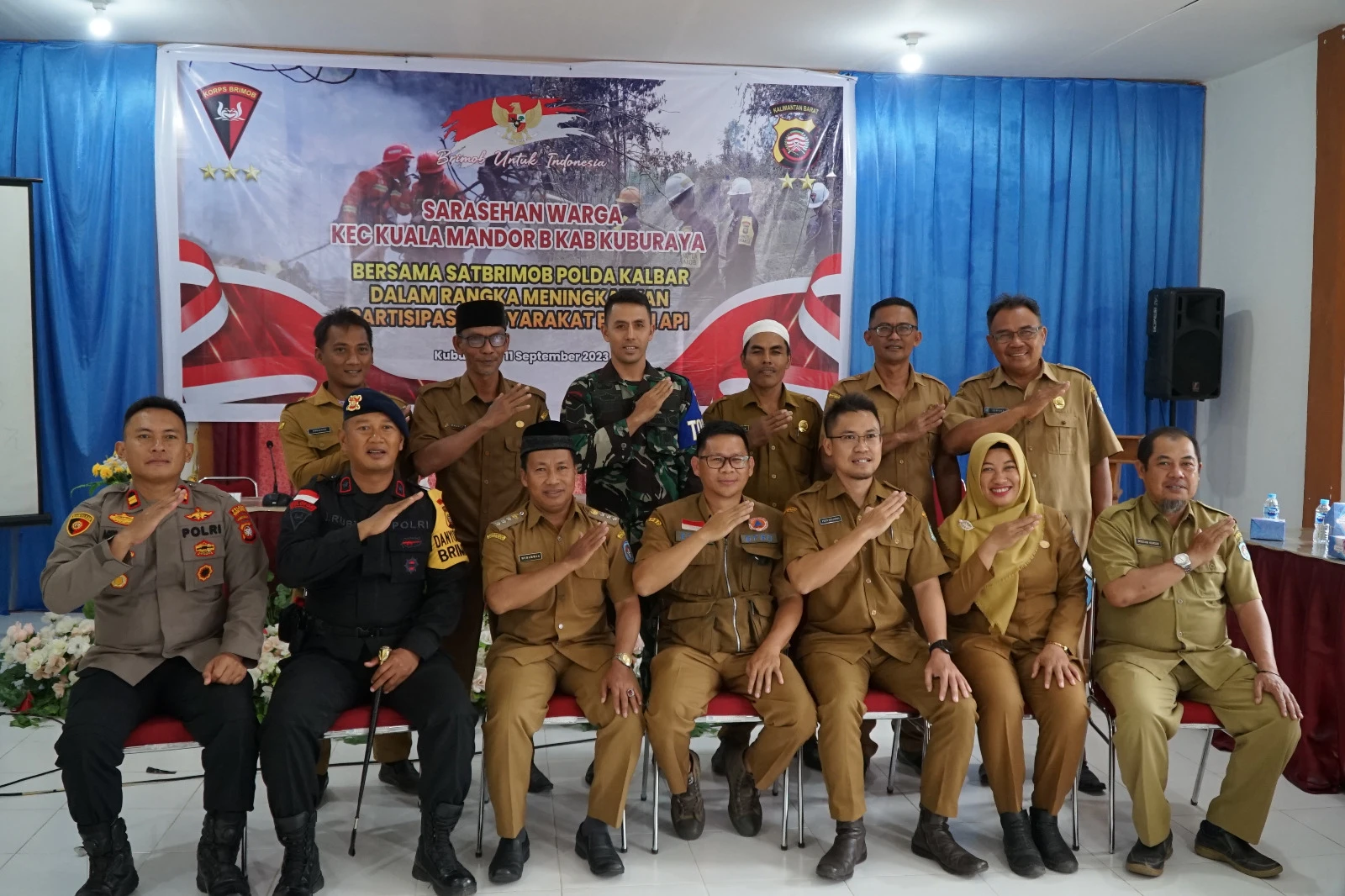 Foto: Satbrimob Polda Kalbar Gelar Sarasehan Penanganan Karhutla di Kuala Mandor B | Pifa Net