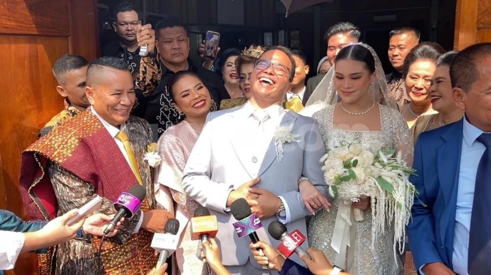 Foto: Ternyata Hotman Paris Sempat Wanti-wanti Putranya Sebelum Menikah, Tak Bisa Berbuat Apa-apa Karena Sudah Cinta | Pifa Net