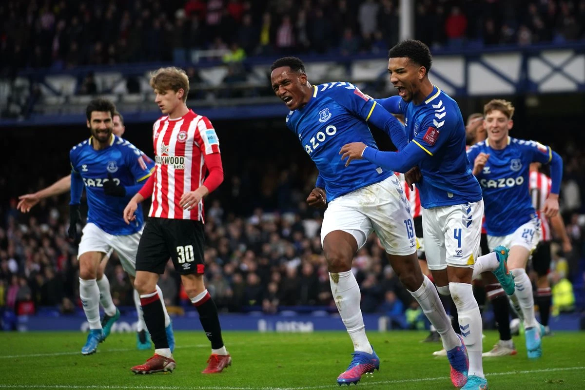 Everton akhirnya meraih kemenangan perdananya di Liga Inggris, pada pekan ke-16 atas Bretford. (Royal Blue Meryes)