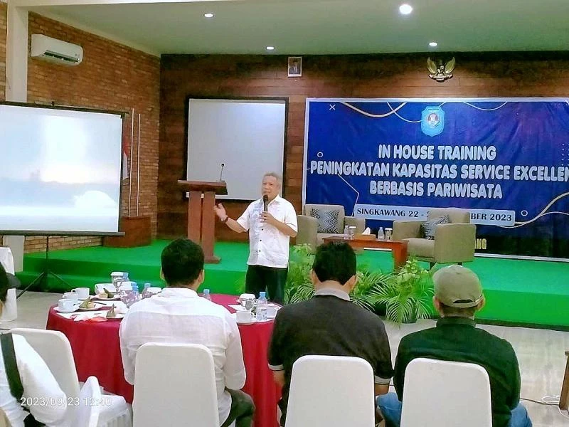 Foto: Bupati Muda Mahendrawan Dorong Peningkatan Kapasitas Pemandu Wisata | Pifa Net
