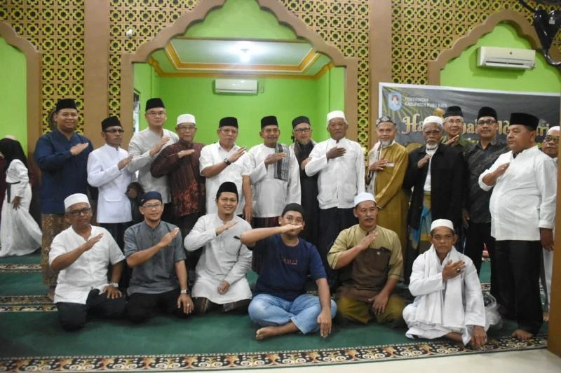 Foto: Bupati Muda Mahendrawan Serukan Semangat Tanggung Jawab Pemerintah dalam Safari Halalbihalal | Pifa Net
