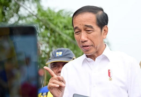 Foto: Jokowi Tanggapi Kabar Menteri Syahrul Yasin Limpo Hilang di Luar Negeri | Pifa Net