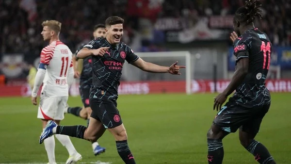 Foto: Man City Kalahkan Leipzig 3-1 di UCL: Foden, Alvarez, dan Doku Tampil Apik! | Pifa Net