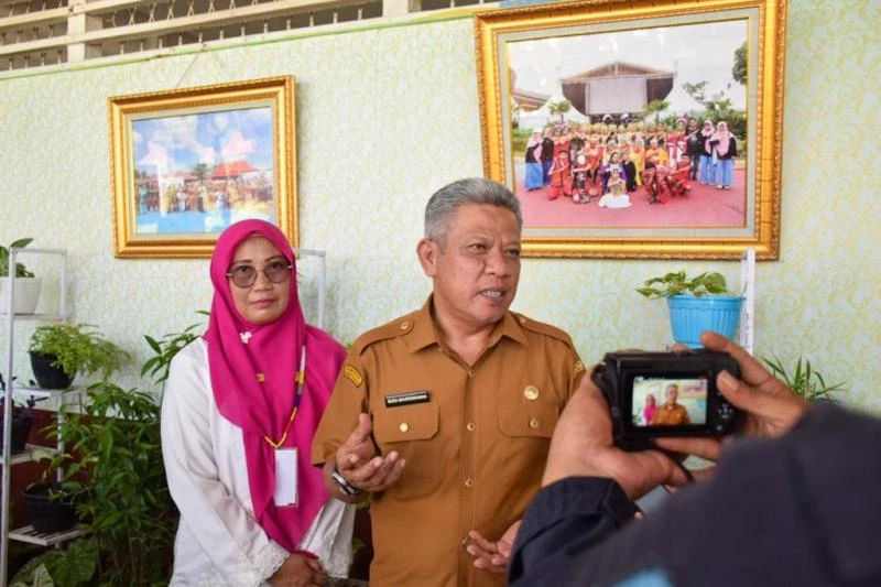 Foto: Kisah Bupati Kubu Raya, Muda Mahendrawan Ciptakan Lagu untuk Ajak generasi Muda Untuk Berpikir Global | Pifa Net