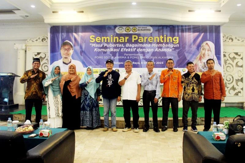 Bupati Kubu Raya, Muda Mahendrawan di kegiatan Seminar Parenting Al Karima. (Dok. Prokopim Pemkab Kubu Raya)