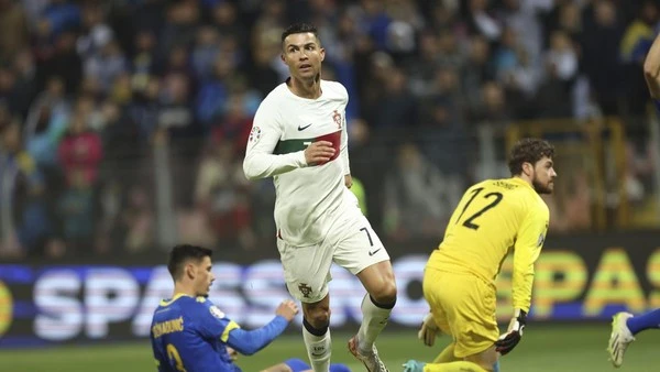 Foto: Portugal Menggila di Kualifikasi Piala Eropa 2024 Ronaldo Sumbang 2 Gol | Pifa Net