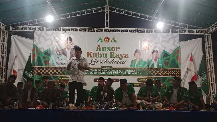Bupati Kubu Raya, Muda Mahendrawan saat menutup Pendidikan dan Pelatihan Dasar (DIKLATSAR) Banser, Pimpinan Cabang Gerakan Pemuda (GP) Ansor Kubu Raya Tahun 2023. (SUARAKALBAR.CO.ID/Eko Mardianto)