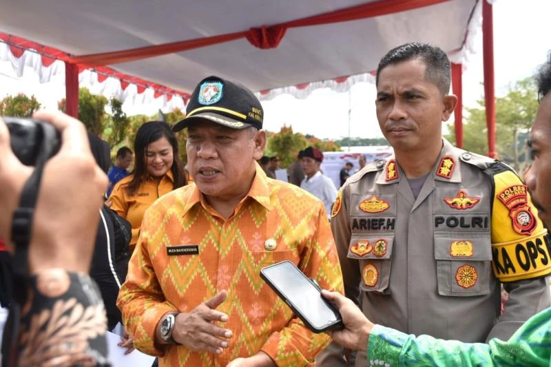 Foto: Bupati Muda Puji Sispamkota Polres Kubu Raya yang Komitmen Wujudkan Pemilu Damai | Pifa Net
