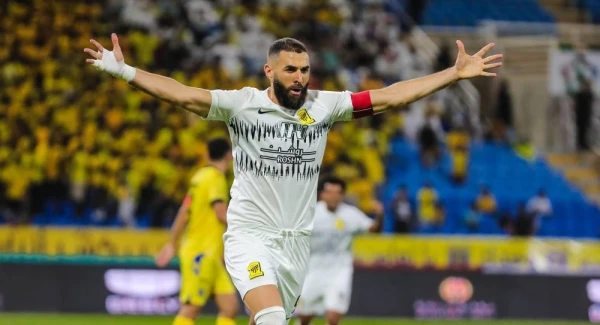 Foto: Benzema Jadi Pahlawan dan Penyelamat di Laga Sengit Al Taawoun vs Al Ittihad! | Pifa Net
