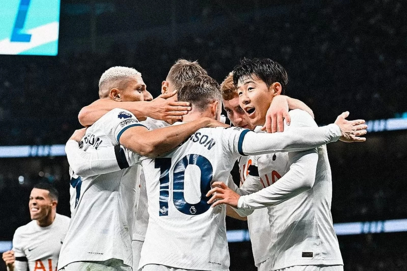 Foto: Tottenham Puncaki Klasemen Liga Inggris Usai Kemenangan 2-0 Atas Fulham | Pifa Net