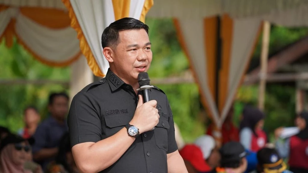 Bupati Kapuas Hulu, Fransiskus Diaan, menyampaikan soal dampak PETI di daerahnya. (Dok. Prokopim Pemkab Kapuas Hulu)