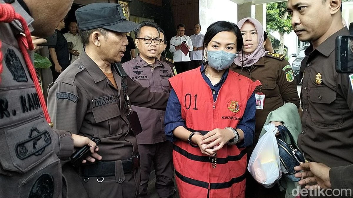 Foto: Modus Pasutri Bobol Uang Rp5,1 Miliar dari Bank Gunakan 41 KTP Palsu | Pifa Net