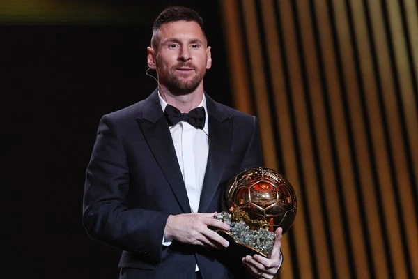 Foto: Lionel Messi Kembali Memikat Dunia, Raih Ballon d'Or 2023 untuk Kali Kedelapan! | Pifa Net