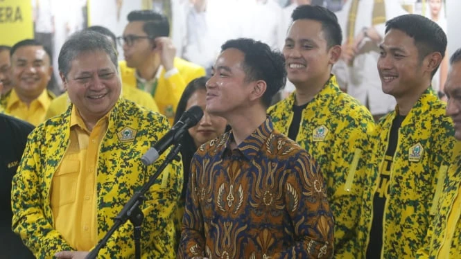 Sekjen DPP PDI Perjuangan, Hasto Kristiyanto, mengonfirmasi putra sulung Jokowi, Gibran Rakabuming Raka resmi berstatus sebagai kader Partai Golkar. (VIVA.co.id)