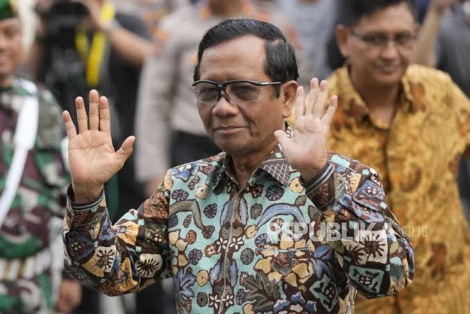 Foto: Ditanya Wartawan, Mahfud MD Bungkam Soal Tudingan Konflik Kepentingan dalam Memimpin MK | Pifa Net