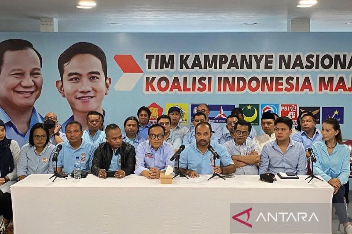 Pembina TKN Prabowo-Gibran mengklarifikasi ketidakhadiran Gibran di  acara dialog terbuka di Universitas Muhammadiyah Surabaya. (Antara)