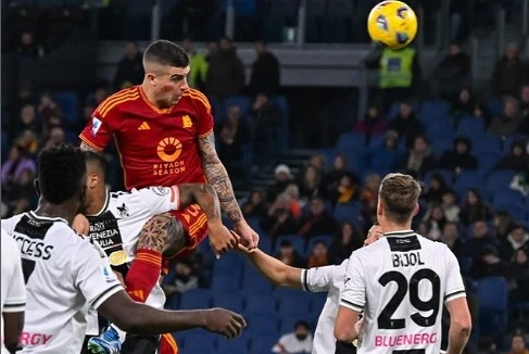 Foto: AS Roma Bangkit dengan Kemenangan 3-1 Atas Udinese | Pifa Net