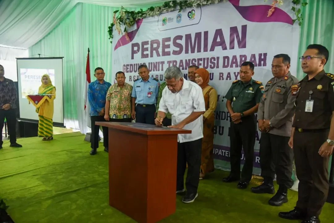 Bupati Kubu Raya, Muda Mahendrawan saat meresmikan  Gedung Unit Transfusi Darah (UTD) di RSUD Kubu Raya. (Dok. Prokopim Pemkab Kubu Raya)