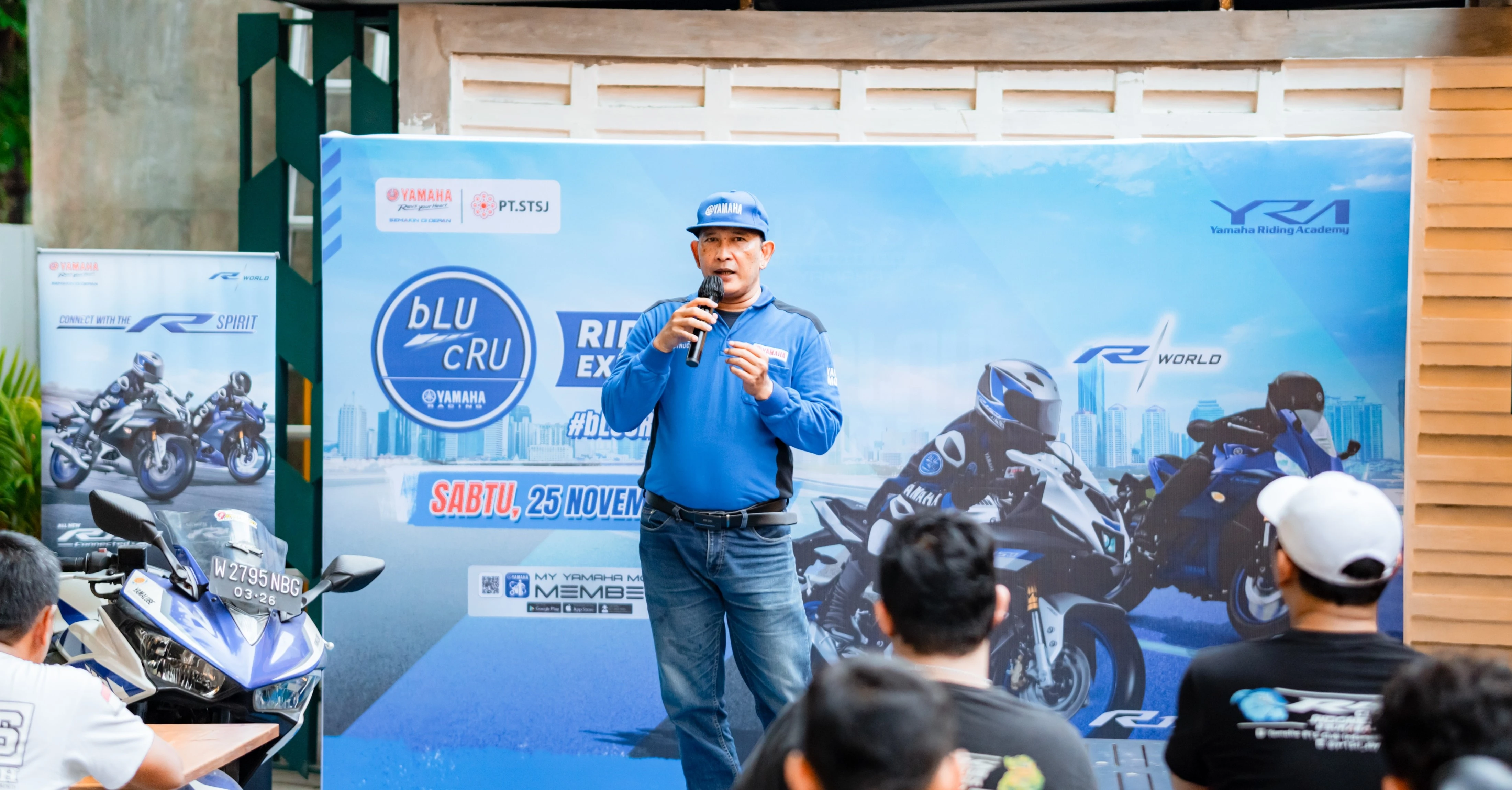 BLU cRU Riding Experience di Surabaya, Jawa Timur. (Dok. Yamaha)