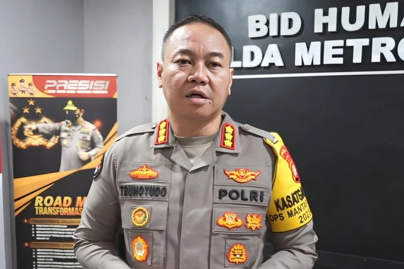 Foto: Seorang Pria Ditangkap Usai Nekat Serang Rumah Dinas Kapolri | Pifa Net