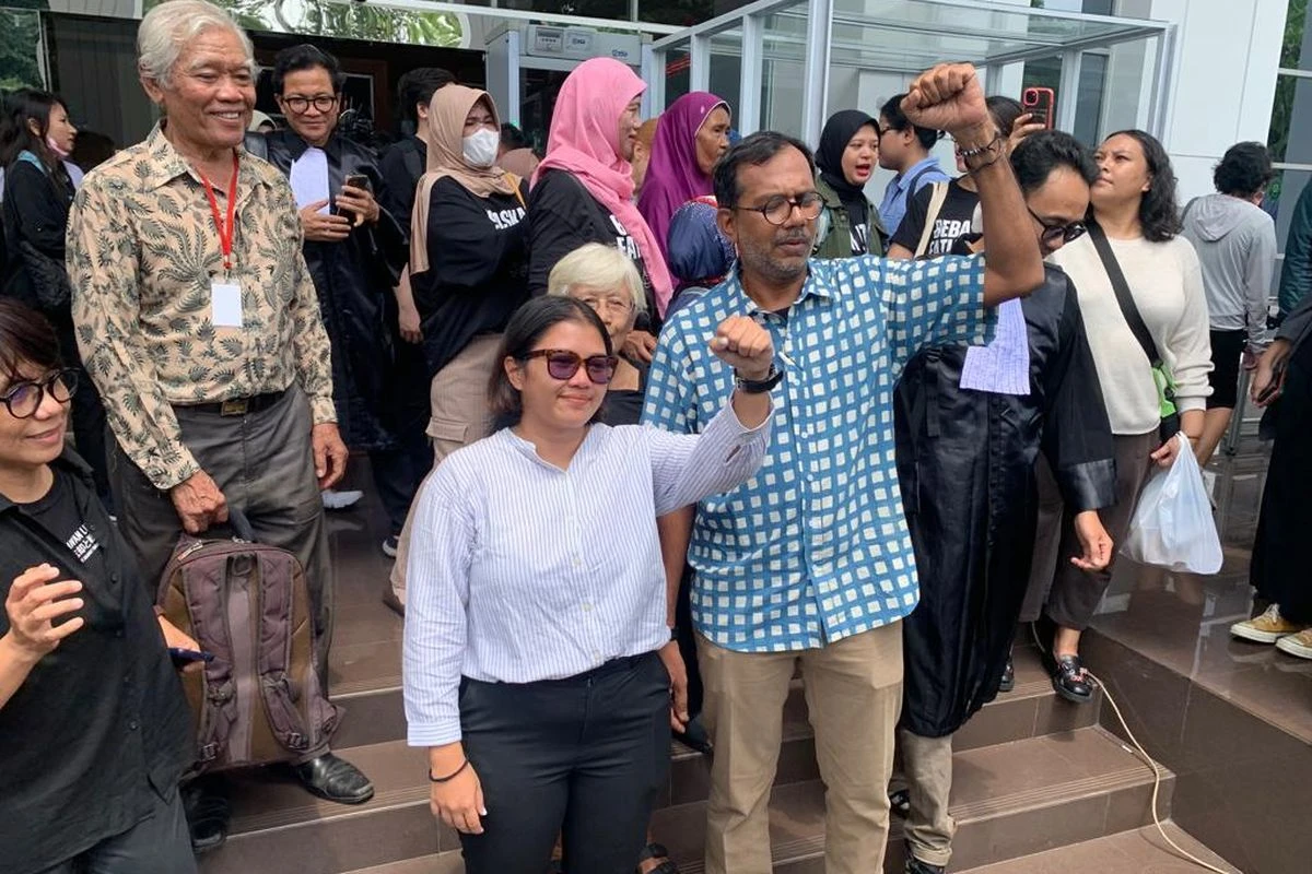 Foto: Haris Azhar dan Fatia Divonis Bebas dalam Kasus Pencemaran Nama Baik Luhut Binsar Pandjaitan, Hakim: Pejabat Harus Siap Dikritik | Pifa Net