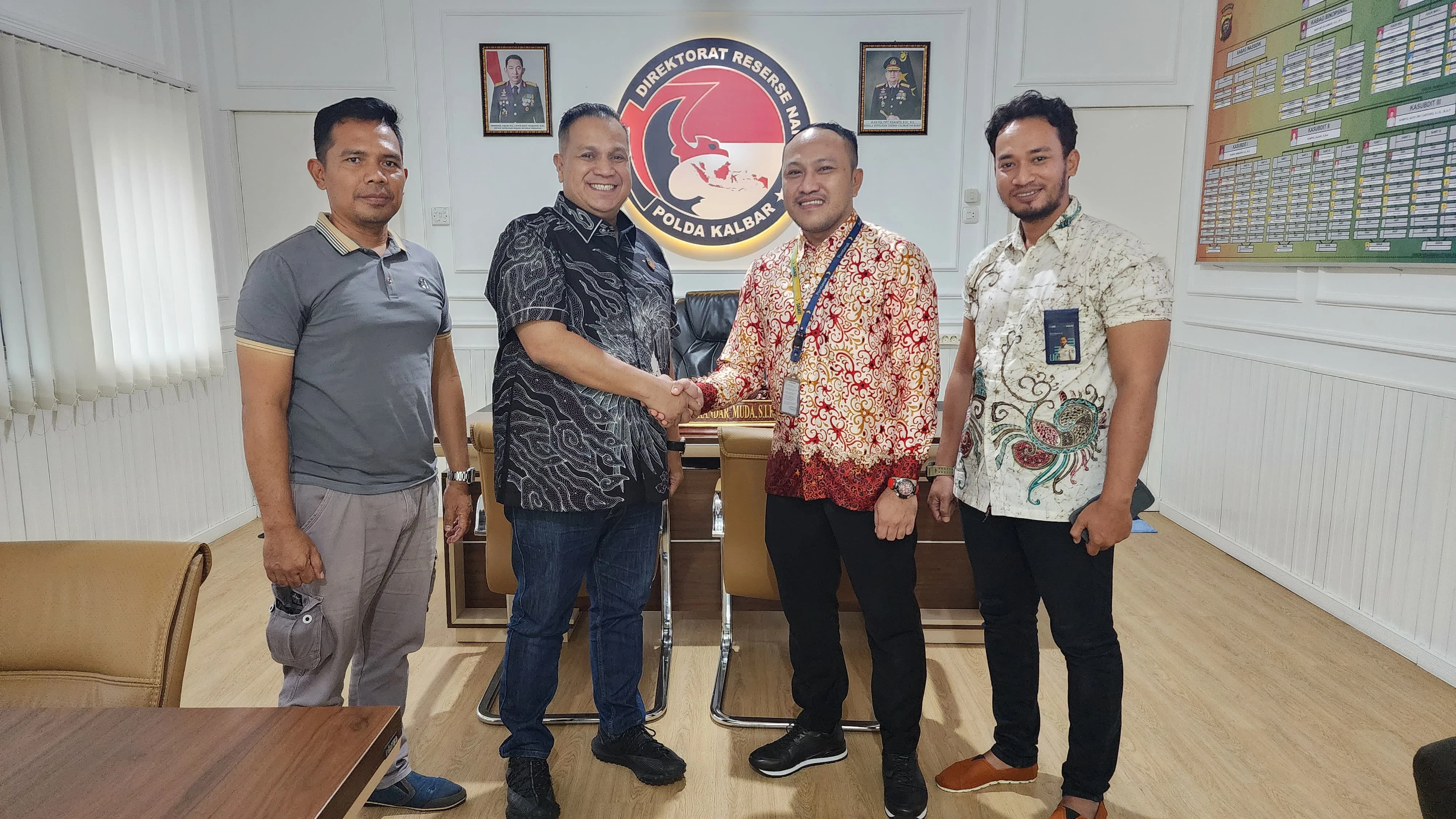 Foto: Petugas Damri Pontianak Gagalkan Upaya Penyelundupan Sabu Lintas Provinsi | Pifa Net