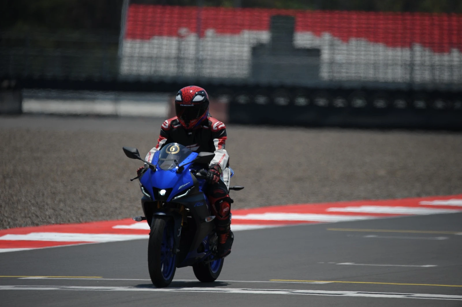 Foto: Kehidupan Berkendara Kian Bergairah, All New R15 Connected Jadi Inspirasi | Pifa Net