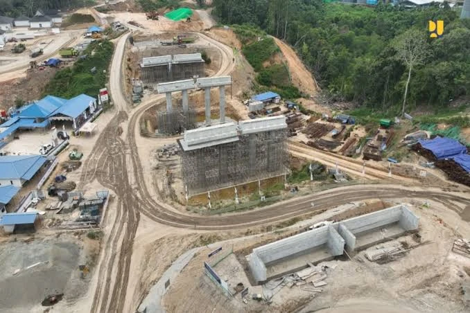 Foto: Pembangunan Jalan Tol IKN di Kalimantan Timur Terus Berlanjut: Tahap 1 Ditargetkan Selesai Juli 2024 | Pifa Net
