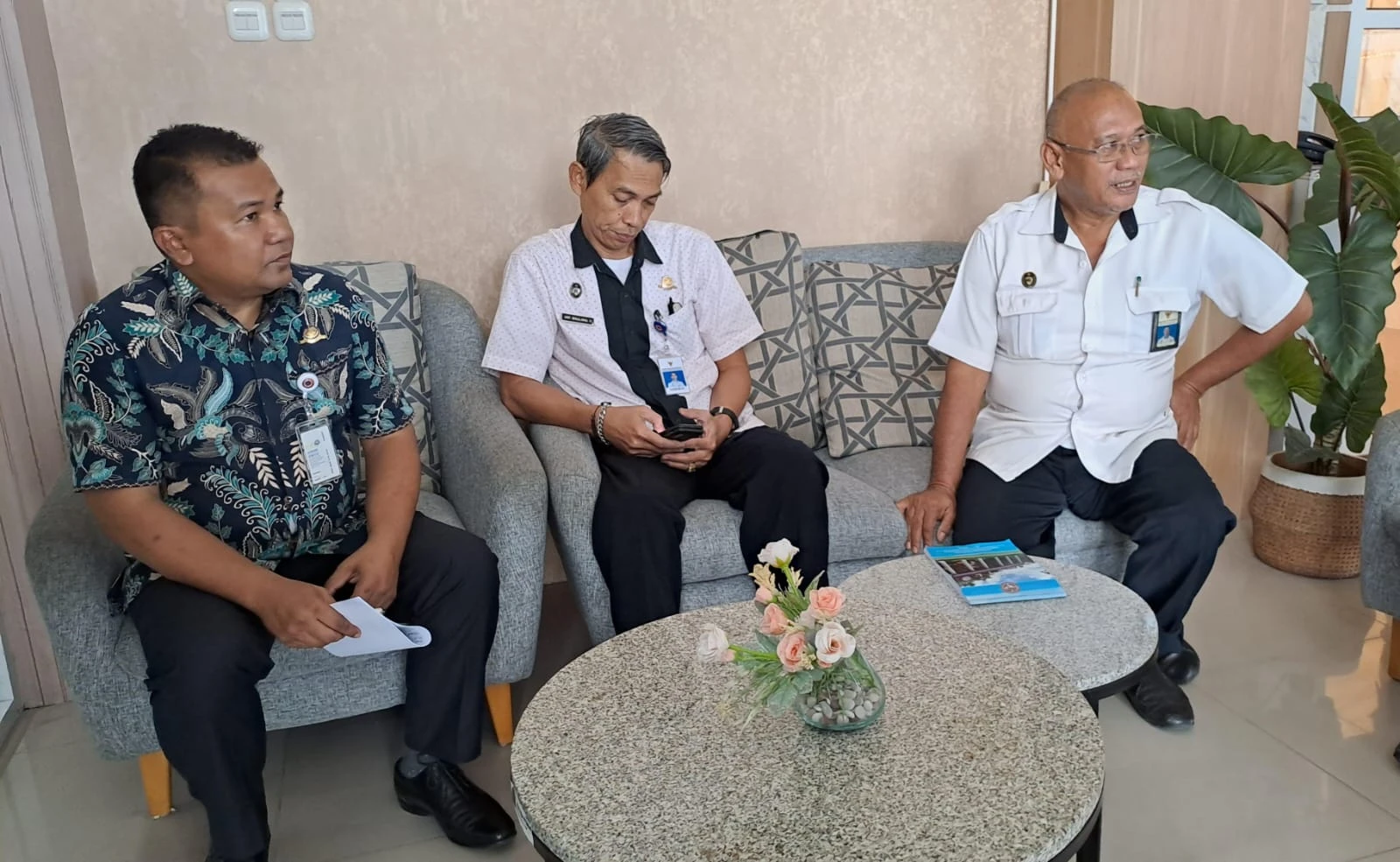 Foto: Tak Miliki Izin, Agen Kapal Bongkar Muat Ratusan Babi Cuma Diberi Sanksi Teguran | Pifa Net
